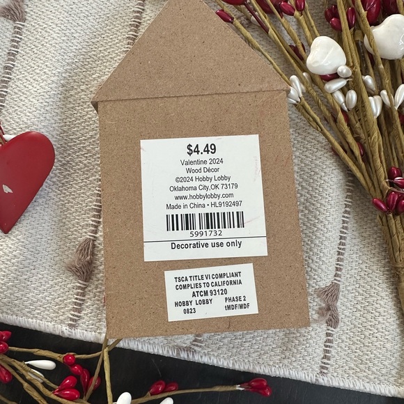 Valentine Decor Bundle - Garland, 3 stems, 2 block houses - Picture 9 of 11